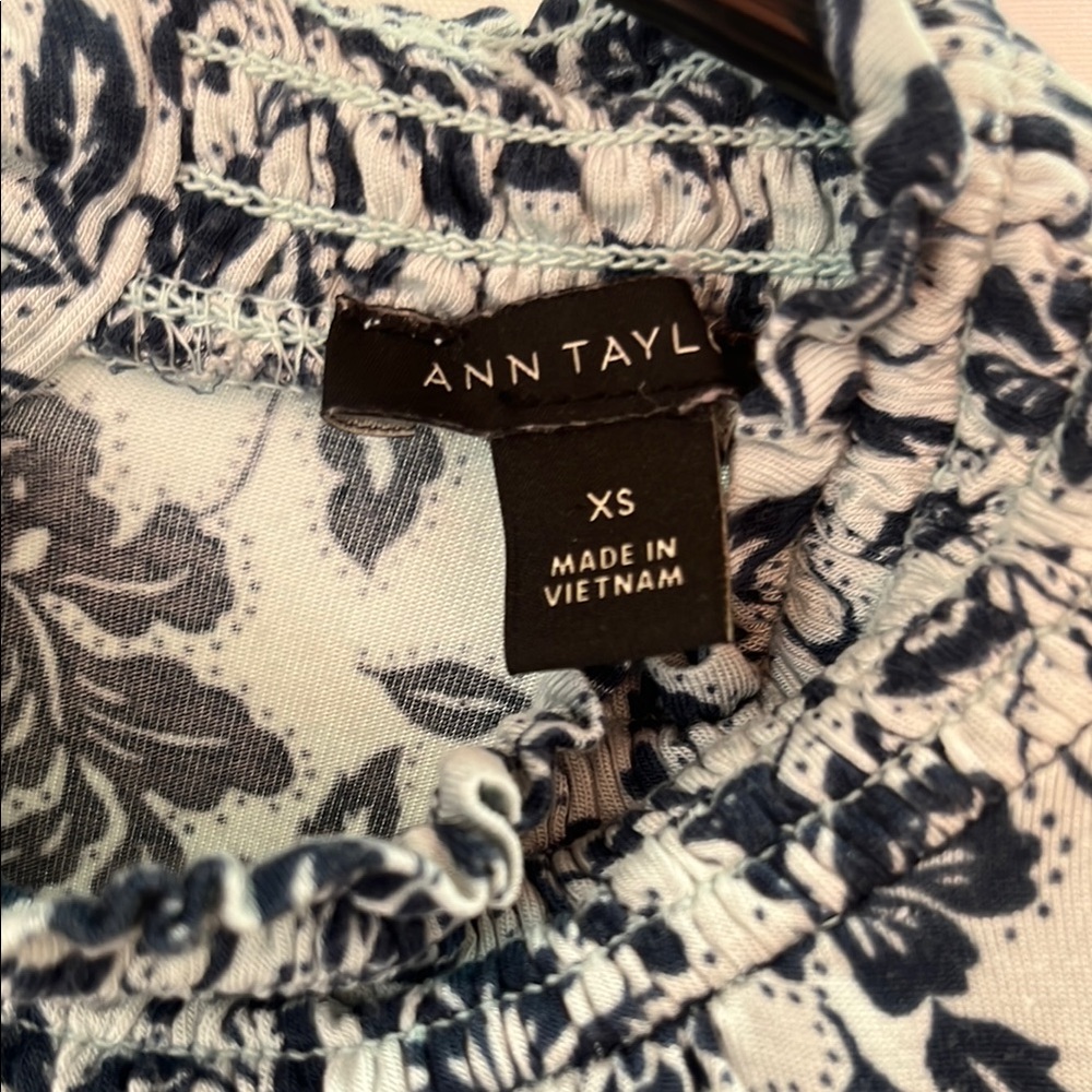 Ann Taylor Floral Top XS